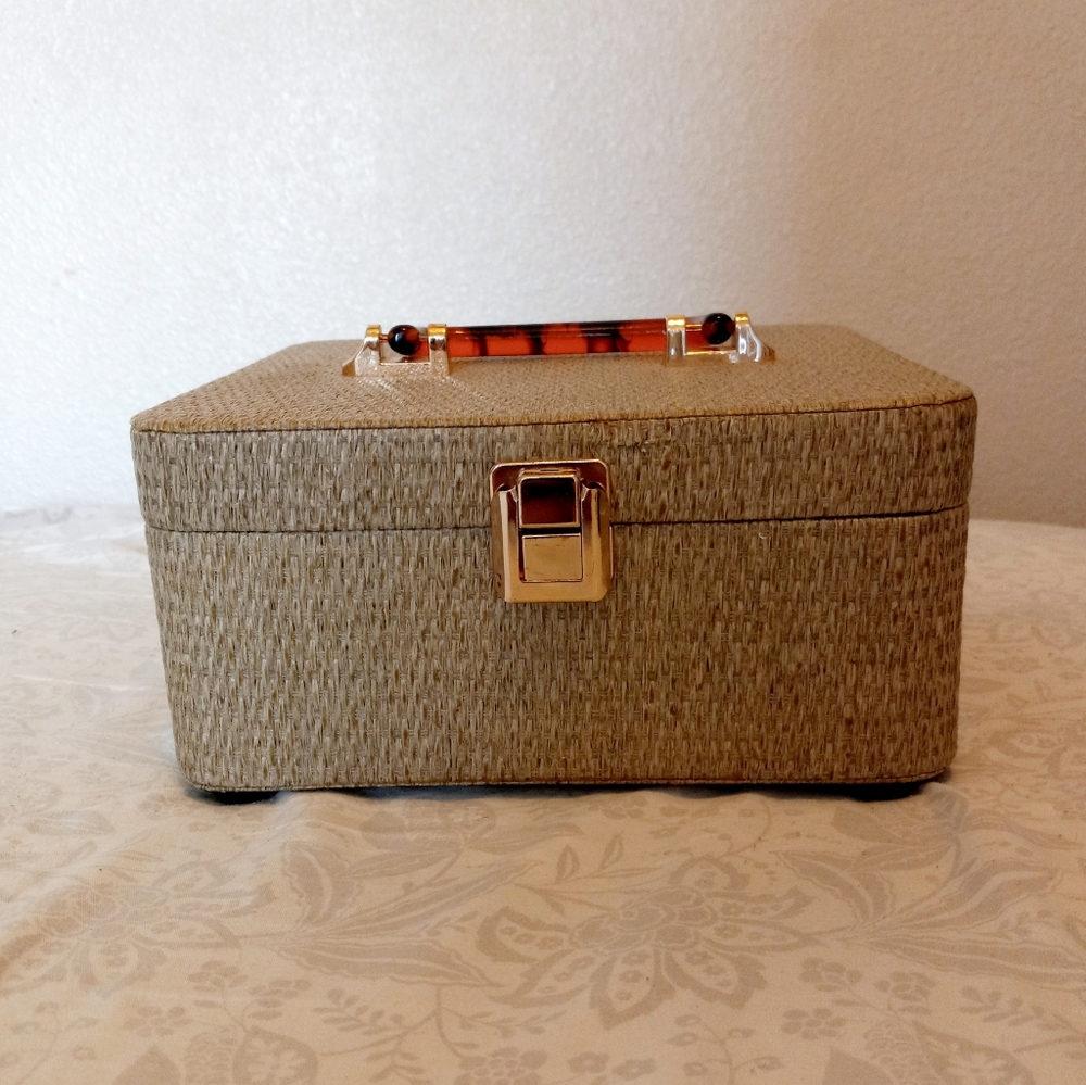 Make-Up box